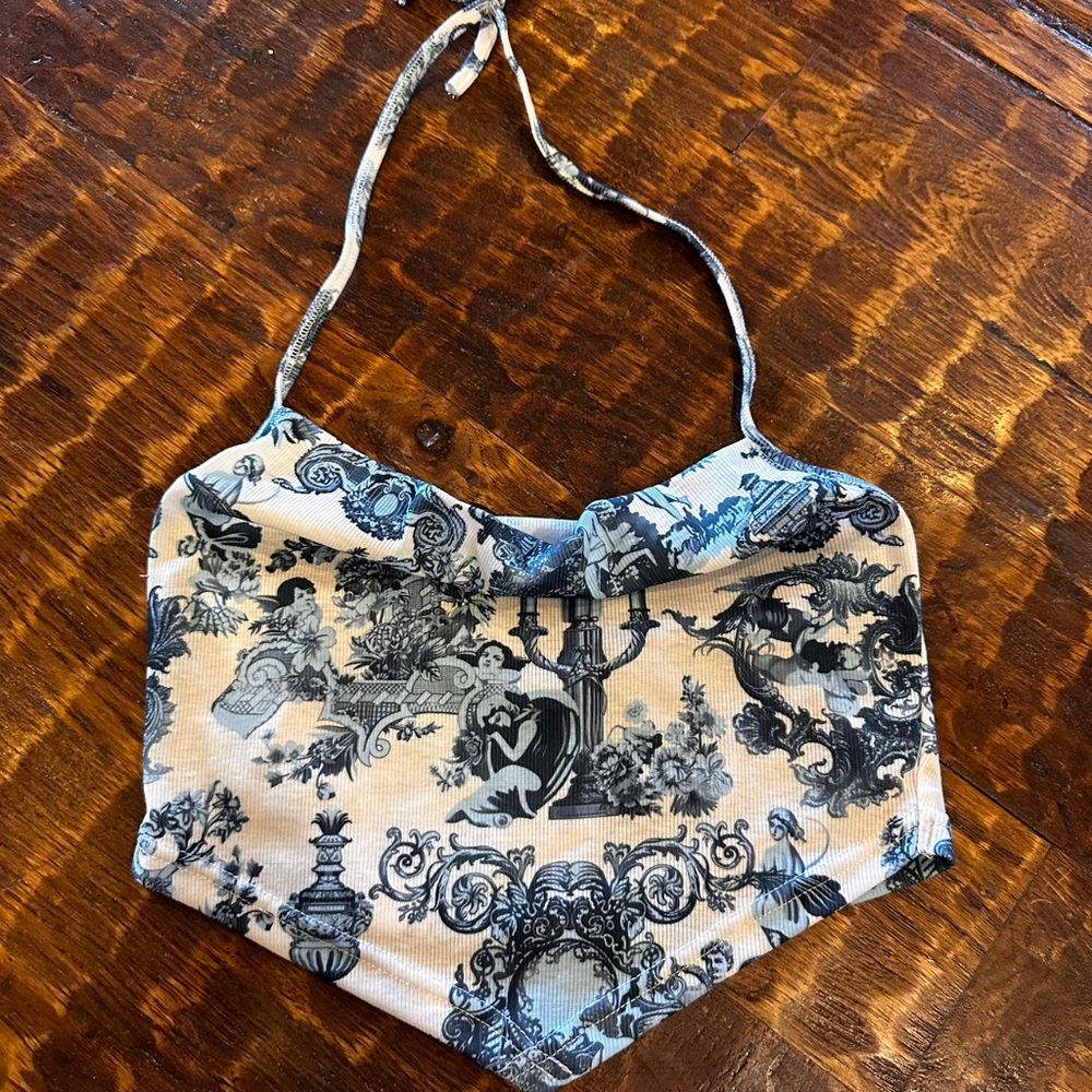 Patterned Halter Top - Picture 3 of 5